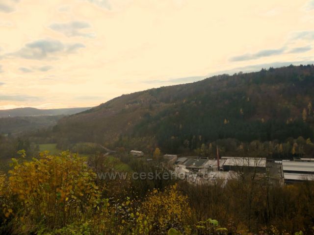 Lanšperk - pohled na protilehlý vrch Vadětín