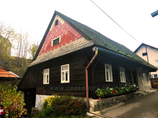 Lanešpefk - chalupa pod hradem