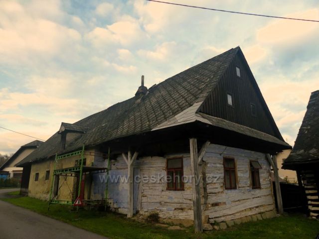 Lanšperk - chalupa pod hradem