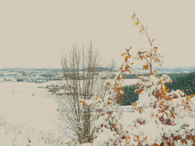 Pohled z Kalvarie na Dlouhoňovice