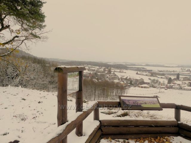 Pohled z výhledny Dlouhoňovice.