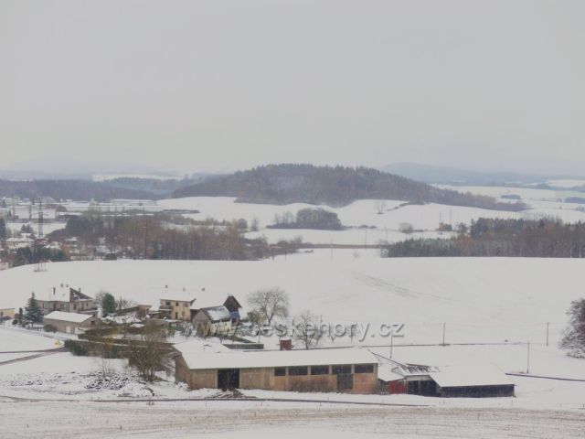 Dlouhoňovice - pohled z výhledny na Karlovice.