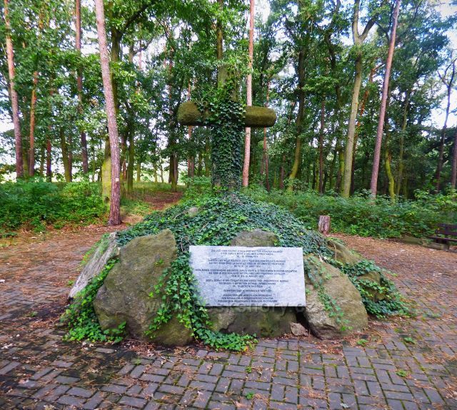 Válečný hrob
(bitva u Chlumce a Přestanova)