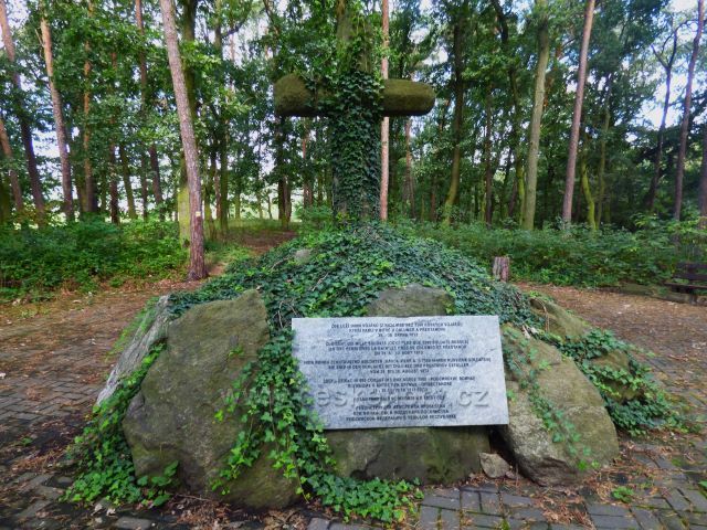 Válečný hrob
(bitva u Chlumce a Přestanova)