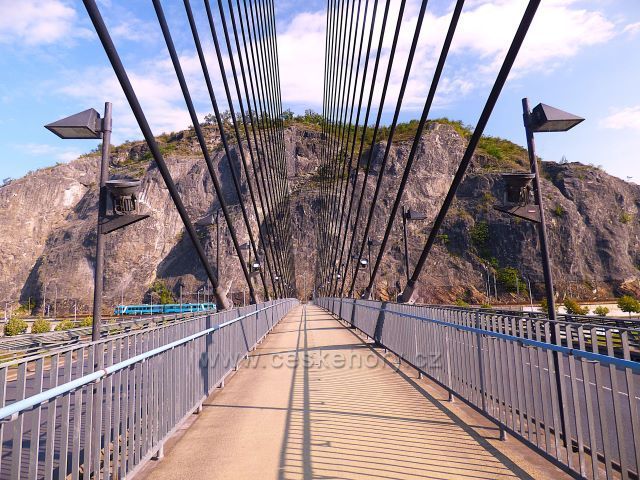 Mariánská skála z žabí perspektivy