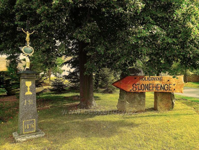 Holašovické Stonehenge