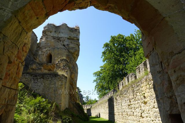 Hrádek Helfenburk u Úštěka