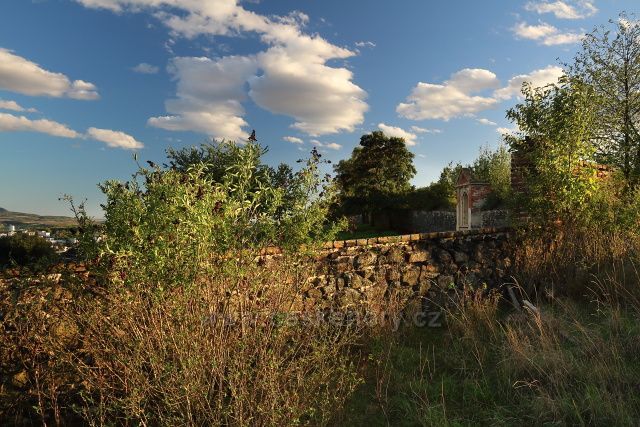 Zaniklá kaplička na Osecké vinici