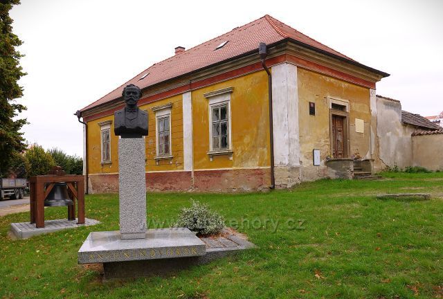 Památník Antonína Dvořáka
Zlonice