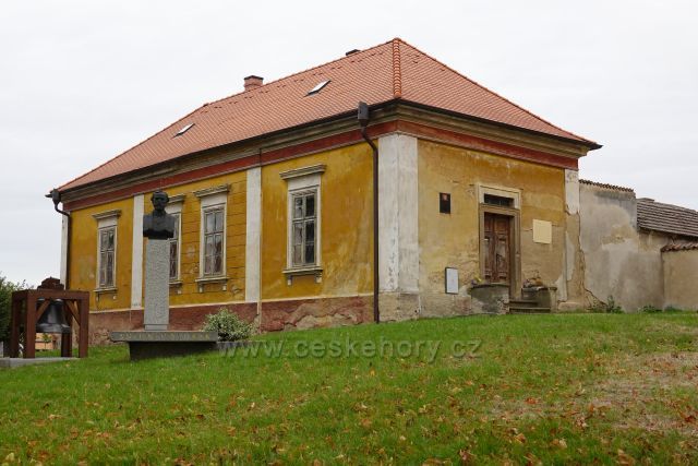 Památník Antonína Dvořáka
Zlonice