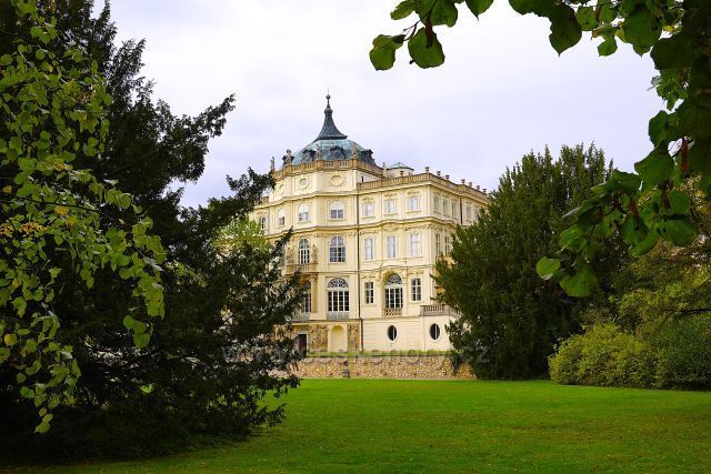 Ploskovice zámek Ploskovice zámek