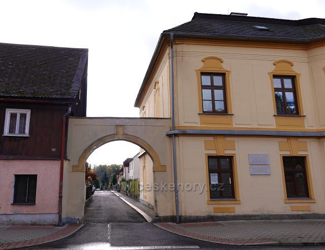 Jablonné v Podještědí
(zámek)