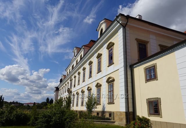 Zámek v Rychnově
nad Kněžnou Zámek v Rychnově
nad Kněžnou