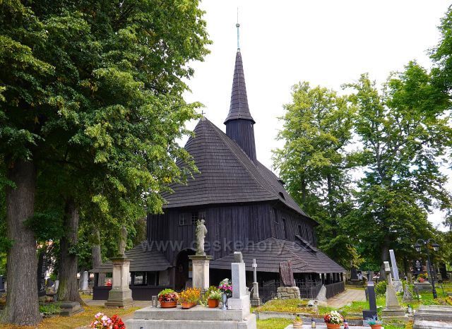 Hřbitovní kostelík Panny Marie v Broumově