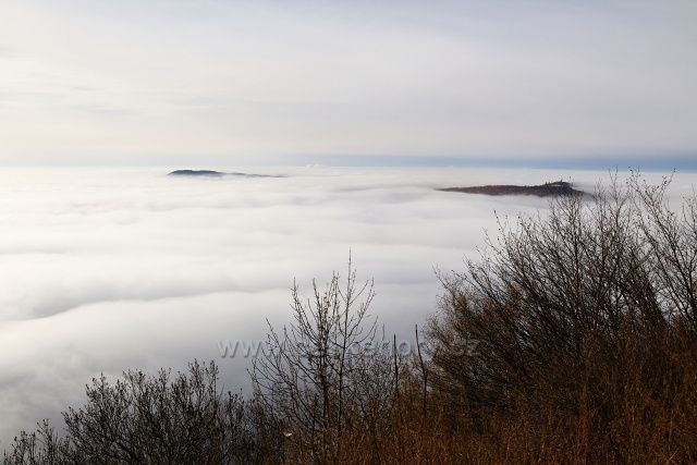 Hradišťany a Kleč vykukují z mlhy
