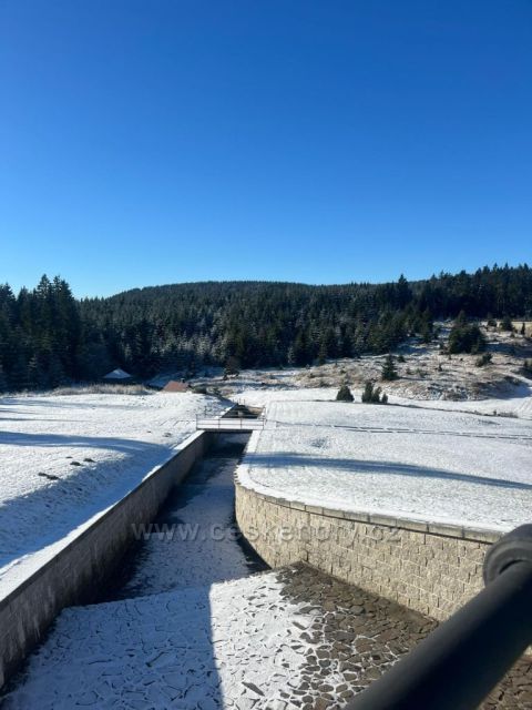 Pohled z Bedřichovské přehrady