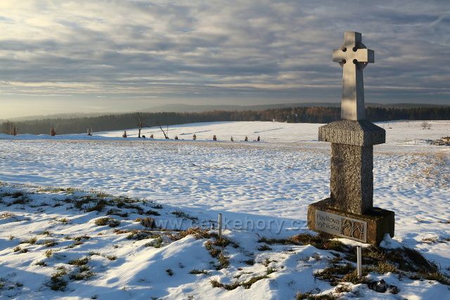 Kříž na Malém Háji