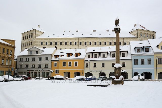 Zámek a náměstí v Bílině