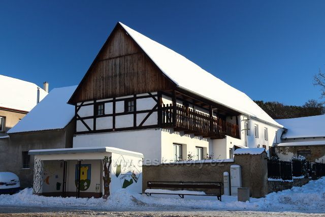 Hrázděné stavení v Kostomlatech