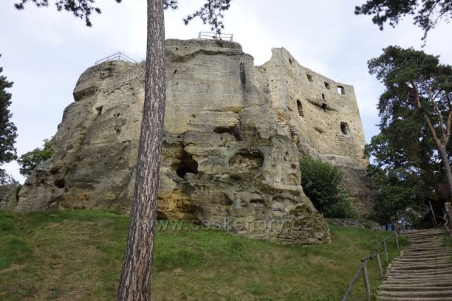 Zřícenina hradu Valečov