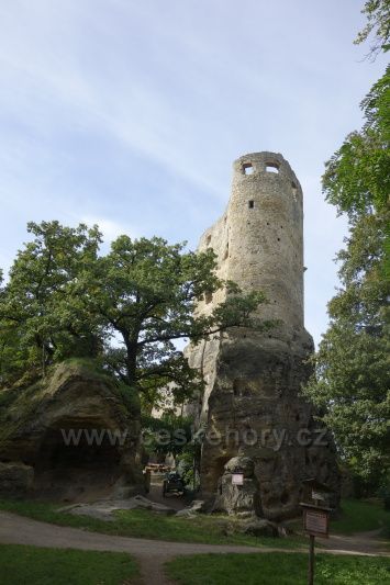 Zřícenina hradu Valečov