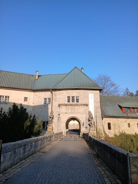 zámek Hrubá skála