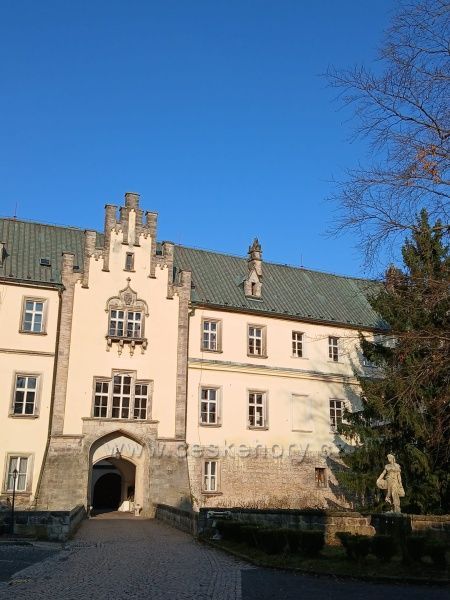 zámek Hrubá skála