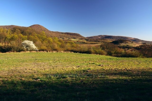 Výhled z úpatí Hůrky