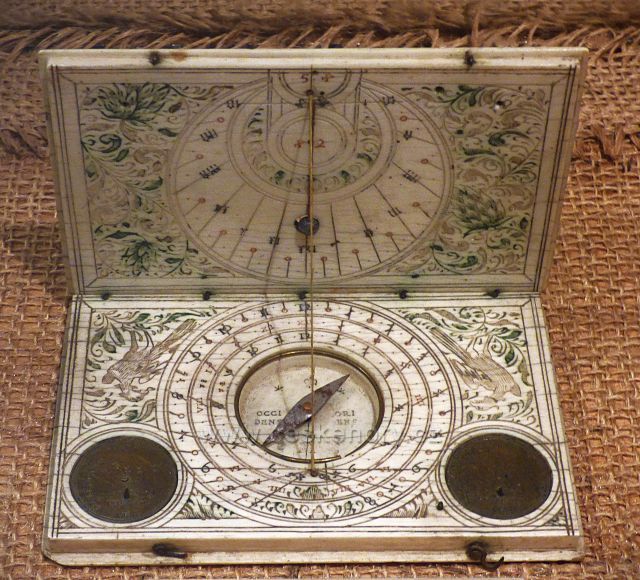 Budyně n. O.
(kapesní sluneční hodiny)