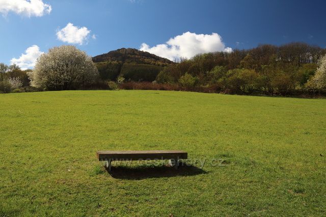 Lavička pod Milešovkou