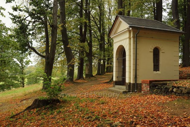 Kaple u křížové cesty